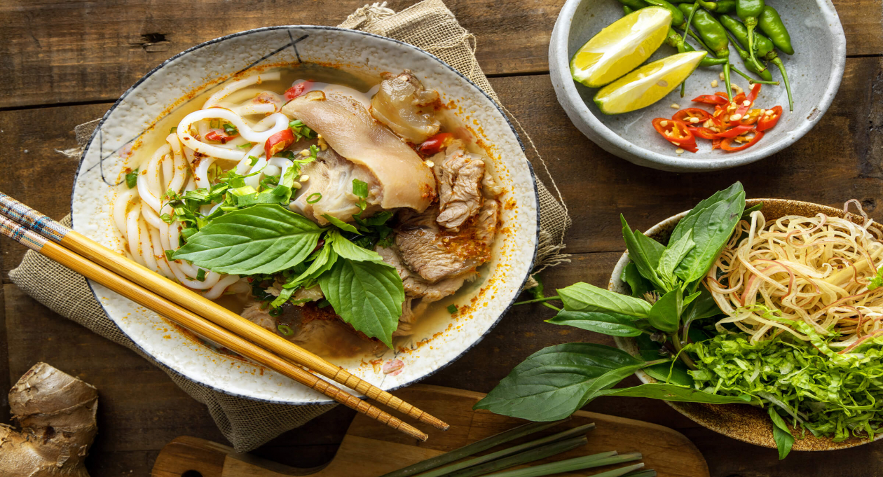 Những món ngon nhất tại Huế - Từ Cung đình đến Đường phố