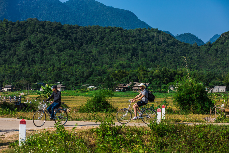 Cycling is an excellent way to explore the ethnic villages and rice paddies in the Mai Châu valley.