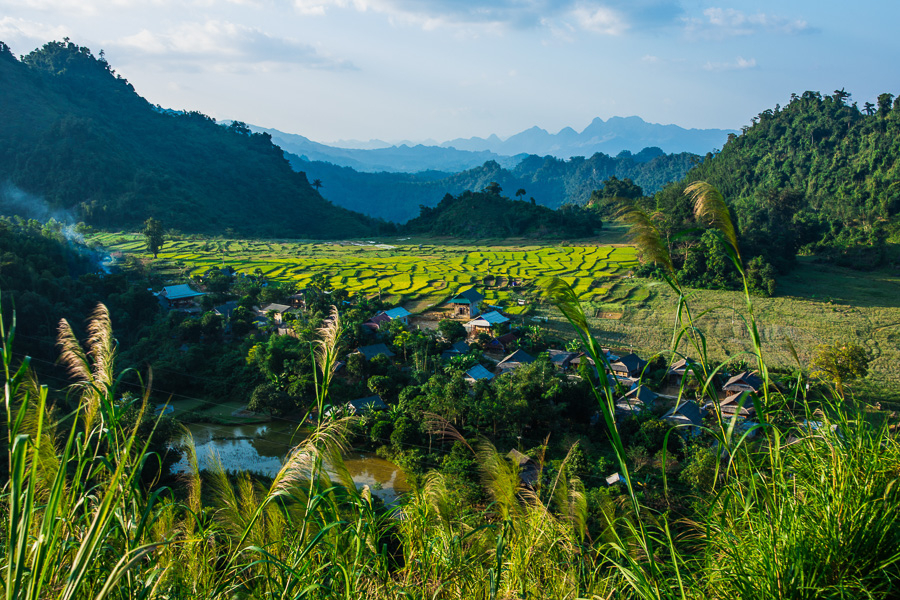 Roads just outside of Mai Châu lead to hillside villages and tea plantations.