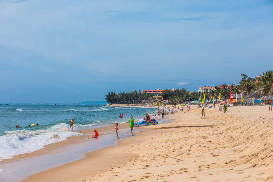 Hotels, restaurants, and kitesurfing schools line the main beach.