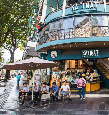 7 ways to enjoy Vietnam's sidewalks