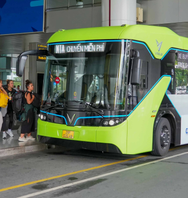 Enjoy bus rides back and forth between T1 and T2 Noi Bai International Airport free of charge!