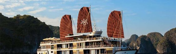 Cruise tour by Halong Bay Junkboat