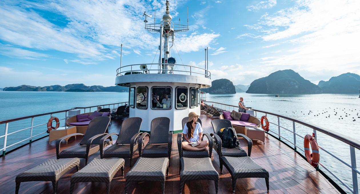Sea and sky: Ha Long aboard the Emeraude 