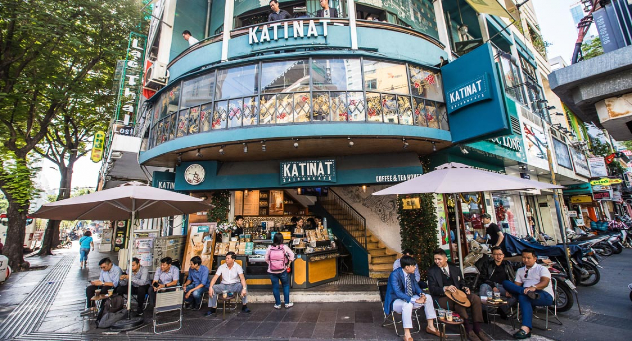 7 ways to enjoy Vietnam's sidewalks