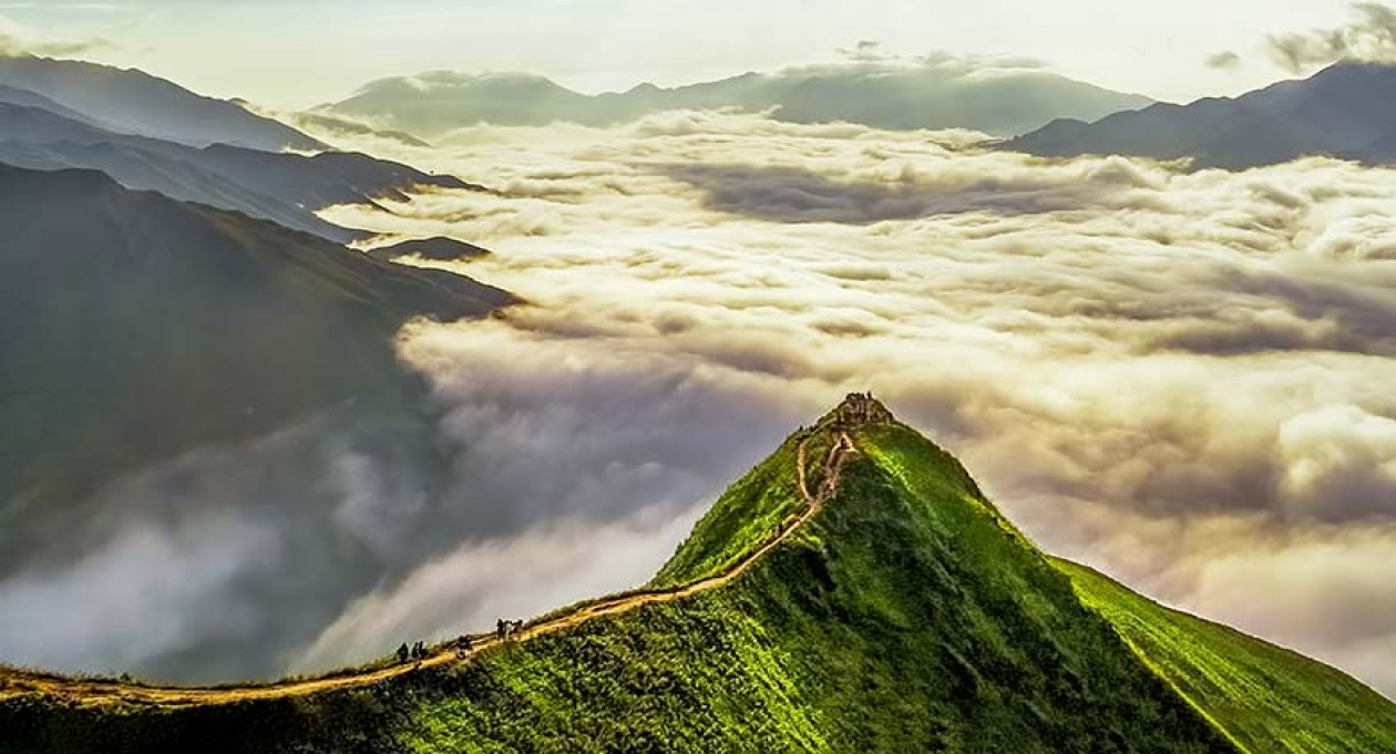 Ta Xua - A staircase to thousand clouds
