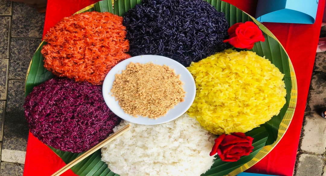 Five-colour sticky rice, the quintessence of Vietnamese cuisine