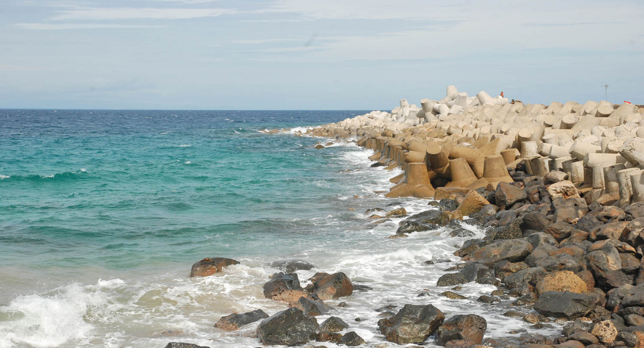 Con Co Island: Walking through Vietnam's green gem