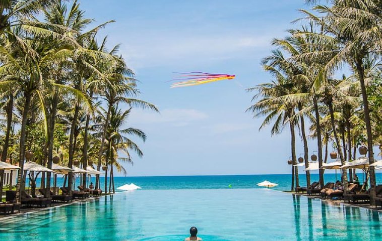 7 sensational swimming pools in Vietnam