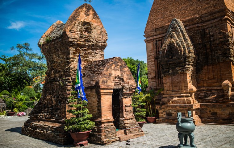 Experience Nha Trang like a local