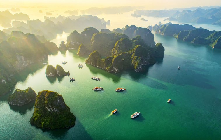 สำรวจอ่าวแห่งมังกรด้วยการล่องเรือในอ่าวฮาลอง