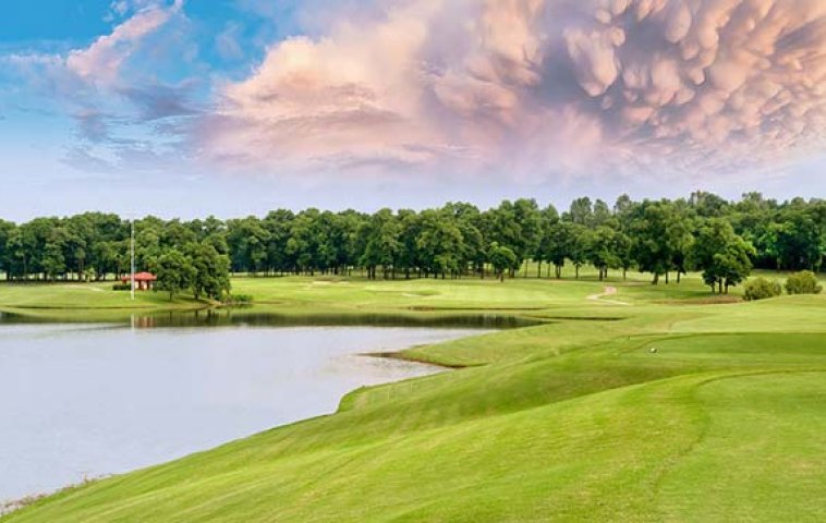 Ha Noi claims as World’s Best Golf City Destination 2023