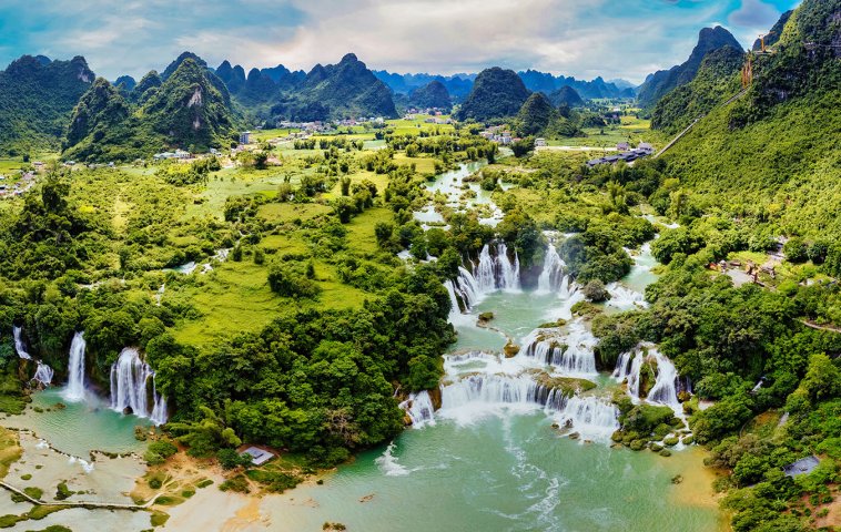 Ban Gioc Waterfall: Majestic beauty on the Northern border